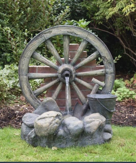 Give Unique Accent To Your Garden With These 20 Water Features