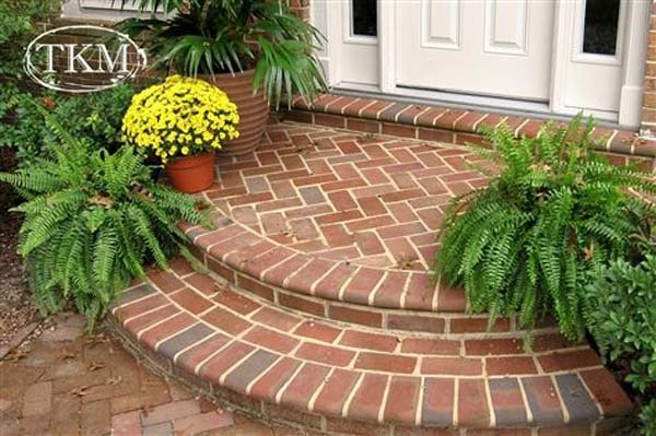 Cool DIY Ideas For Creating Garden or Backyard Projects Using Old Bricks